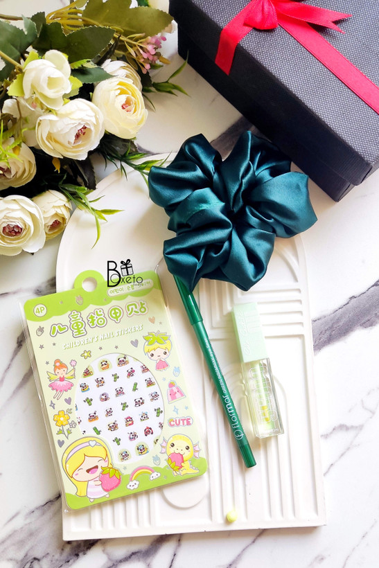 باکس هدیه سبز رنگ