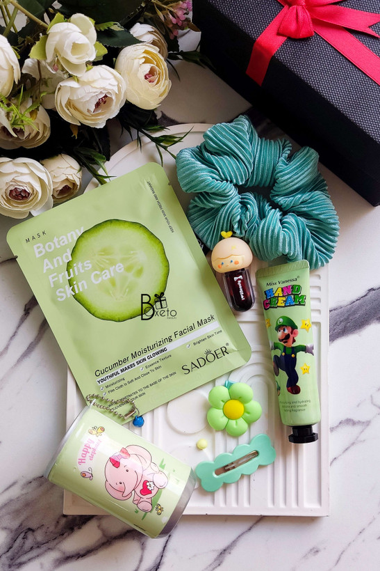 پک هدیه سبز آرایشی